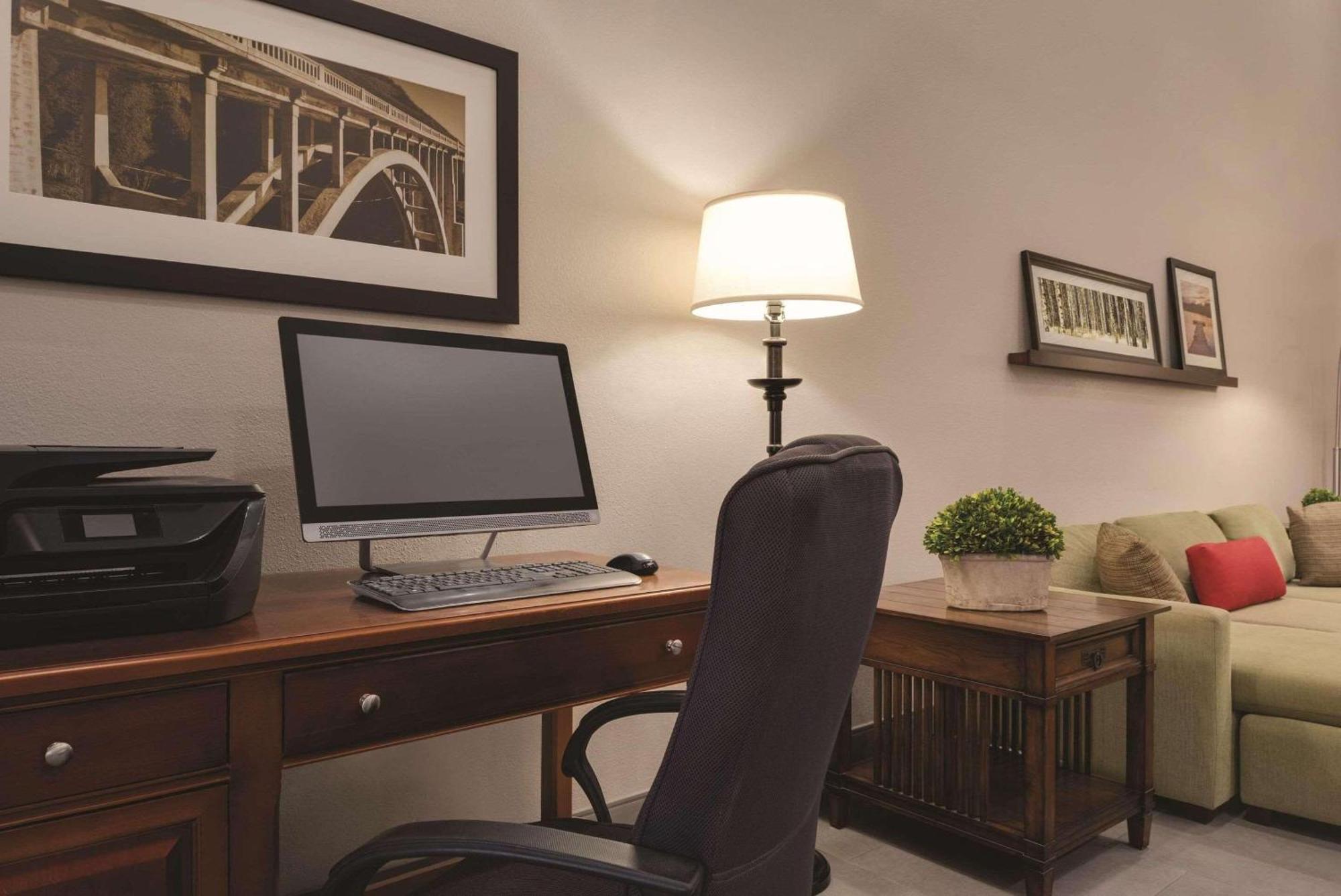 Country Inn & Suites By Radisson, Cedar Falls, Ia Экстерьер фото