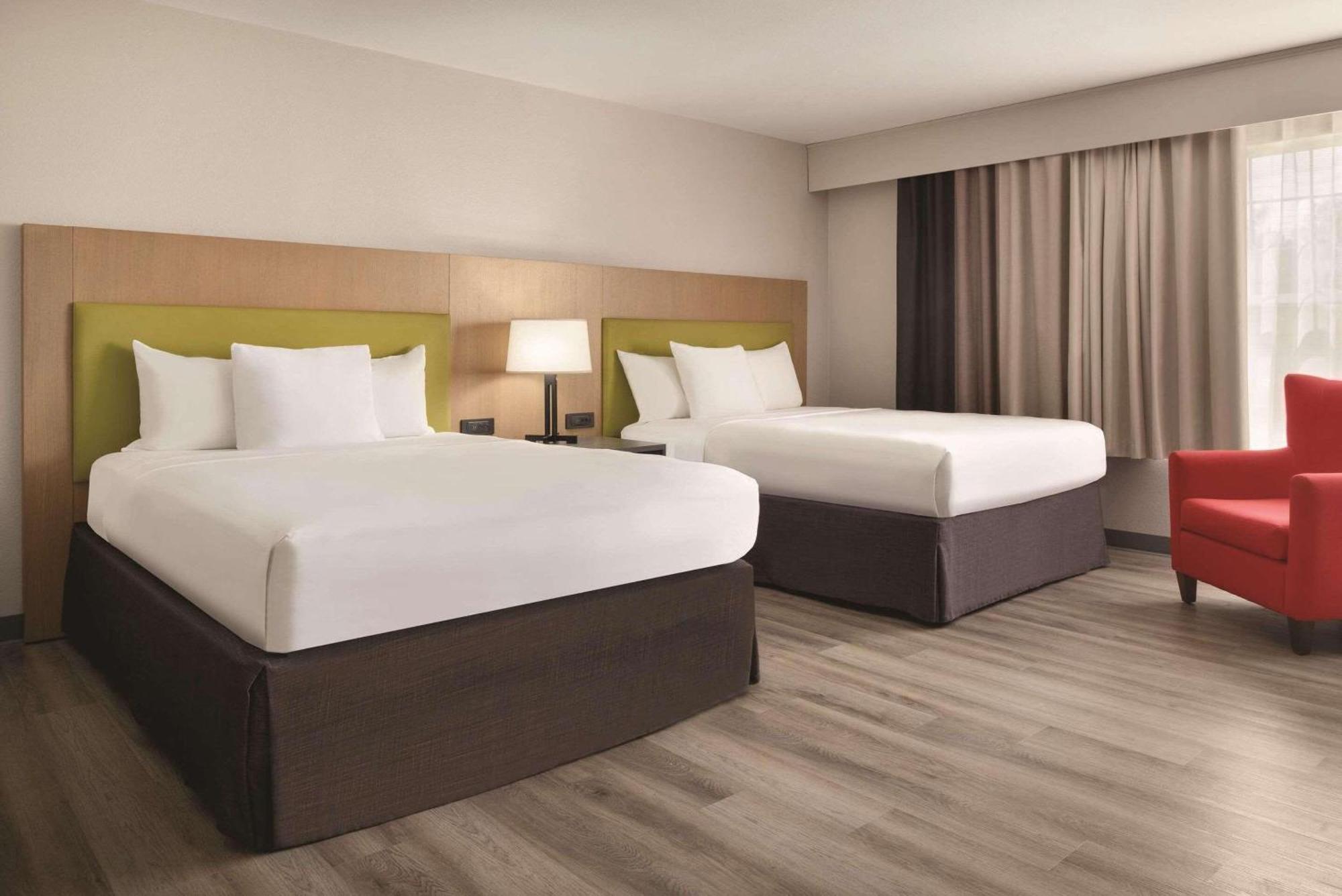 Country Inn & Suites By Radisson, Cedar Falls, Ia Экстерьер фото