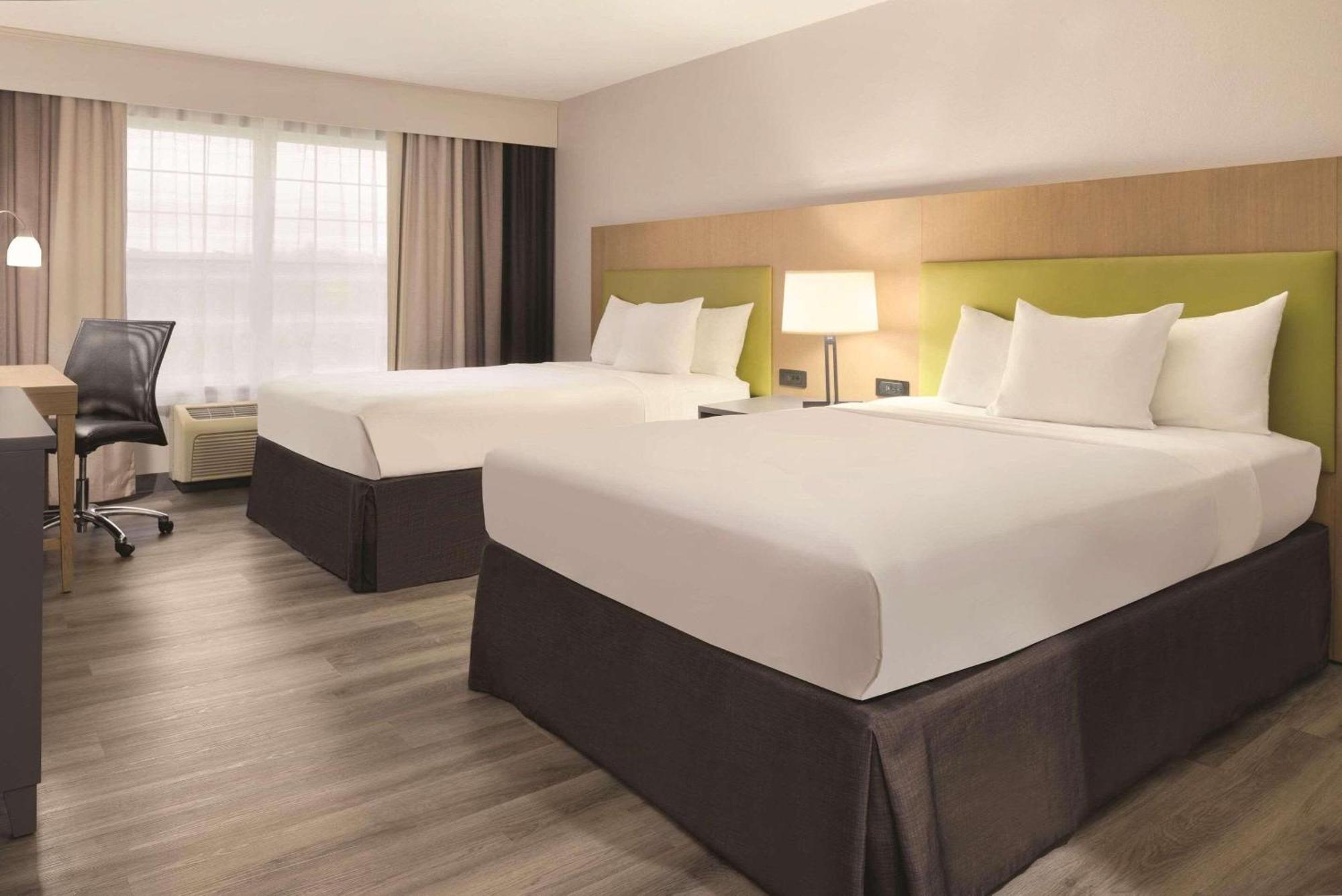 Country Inn & Suites By Radisson, Cedar Falls, Ia Экстерьер фото
