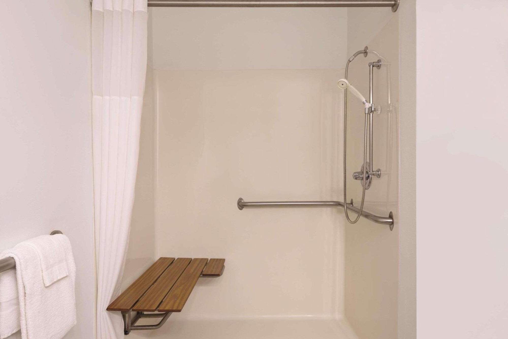 Country Inn & Suites By Radisson, Cedar Falls, Ia Экстерьер фото