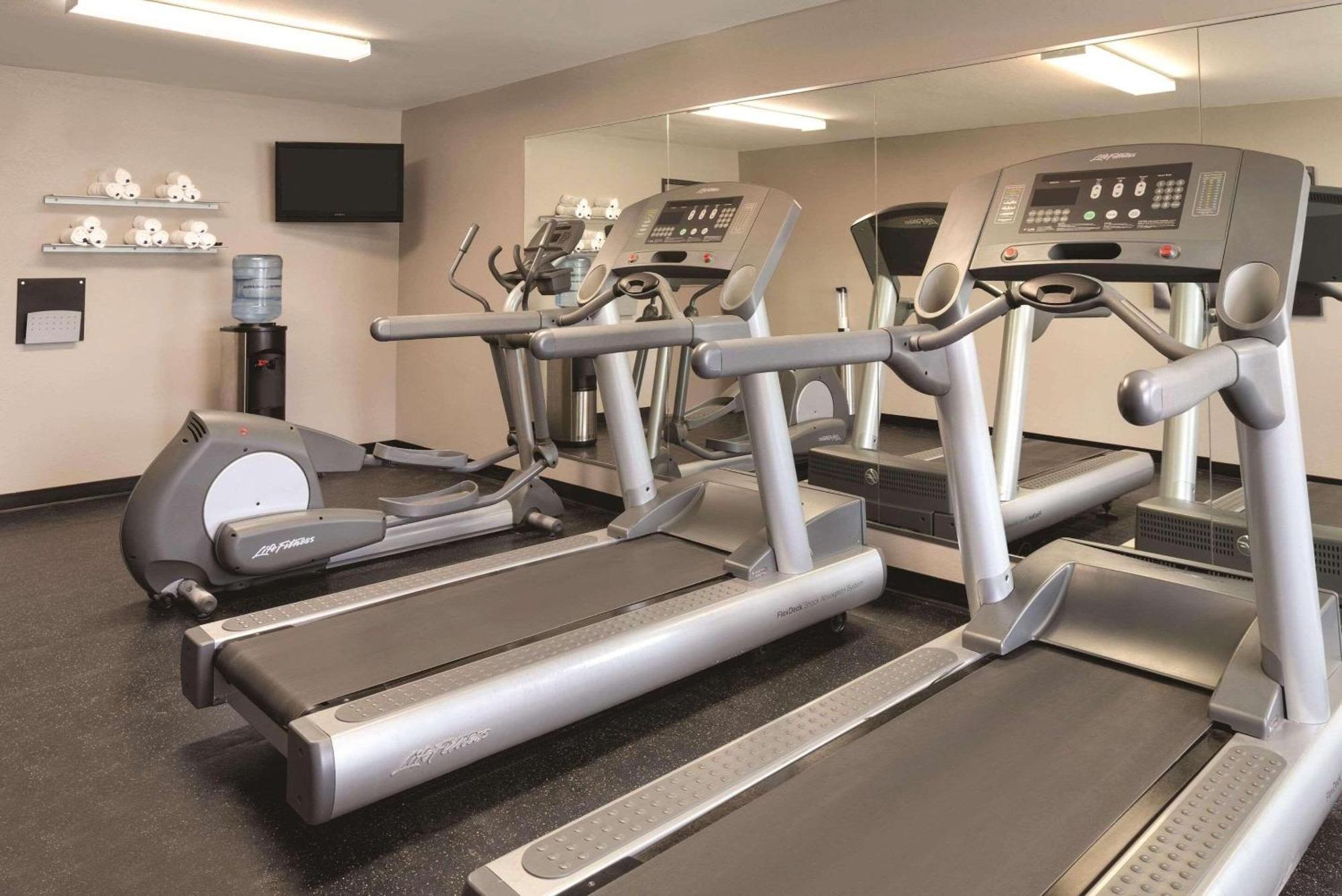 Country Inn & Suites By Radisson, Cedar Falls, Ia Экстерьер фото